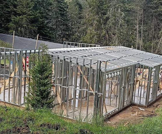 Grupo Gámez — casa huéspedes Steel Framing en bosque Antioquia
